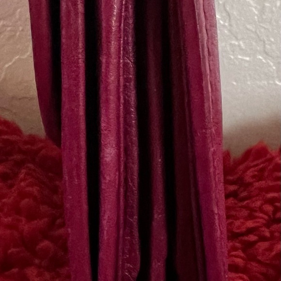 CHRISTIAN DIOR AUTHENTIC PINK COMPACT WALLET WITH GOLD TONE ACCENT. EUC. - Picture 10 of 10